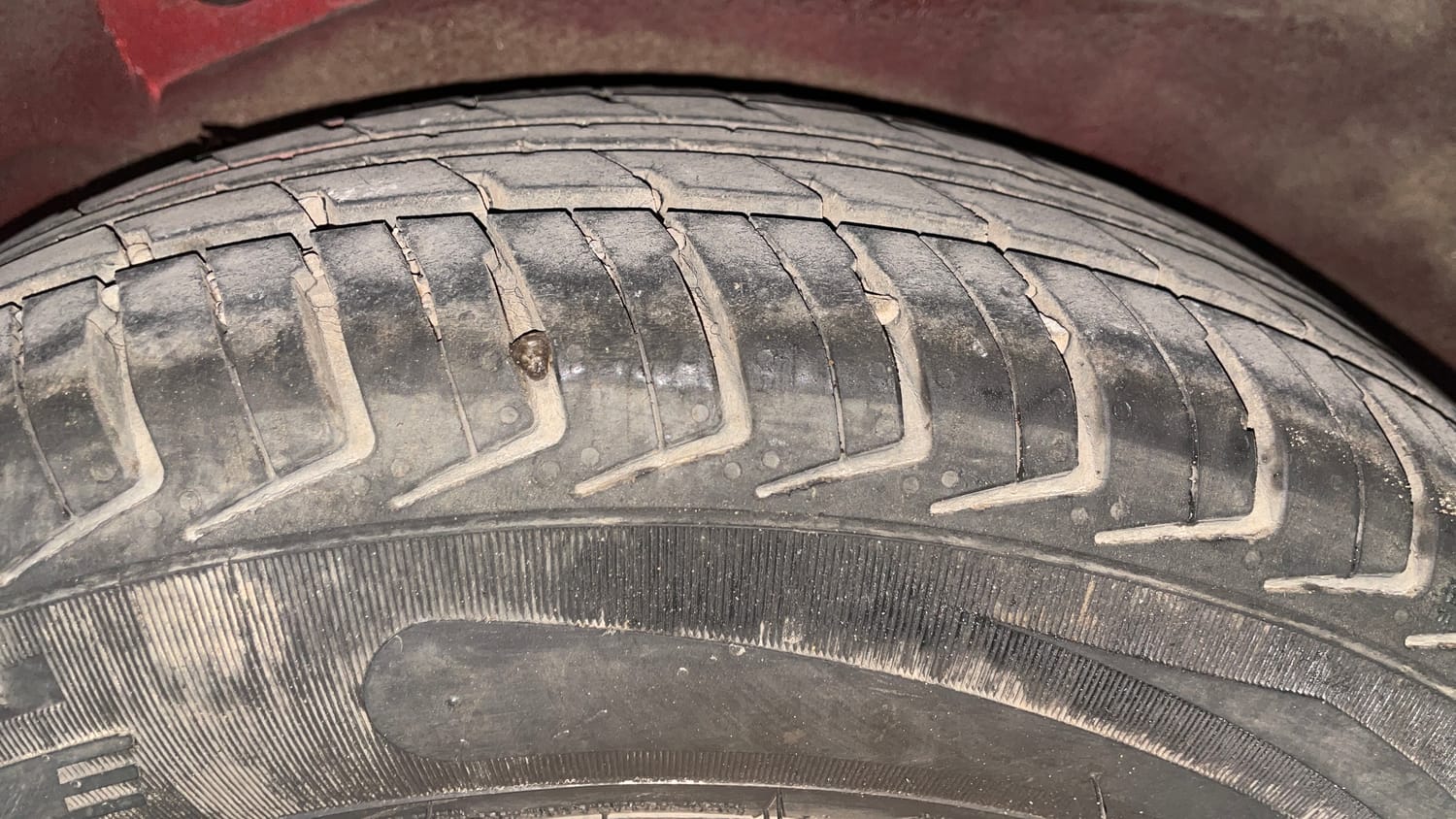 Used 2012 Hyundai i10 Sportz 1.2 AT Kappa2 Petrol Automatic tyres RIGHT REAR TYRE TREAD VIEW