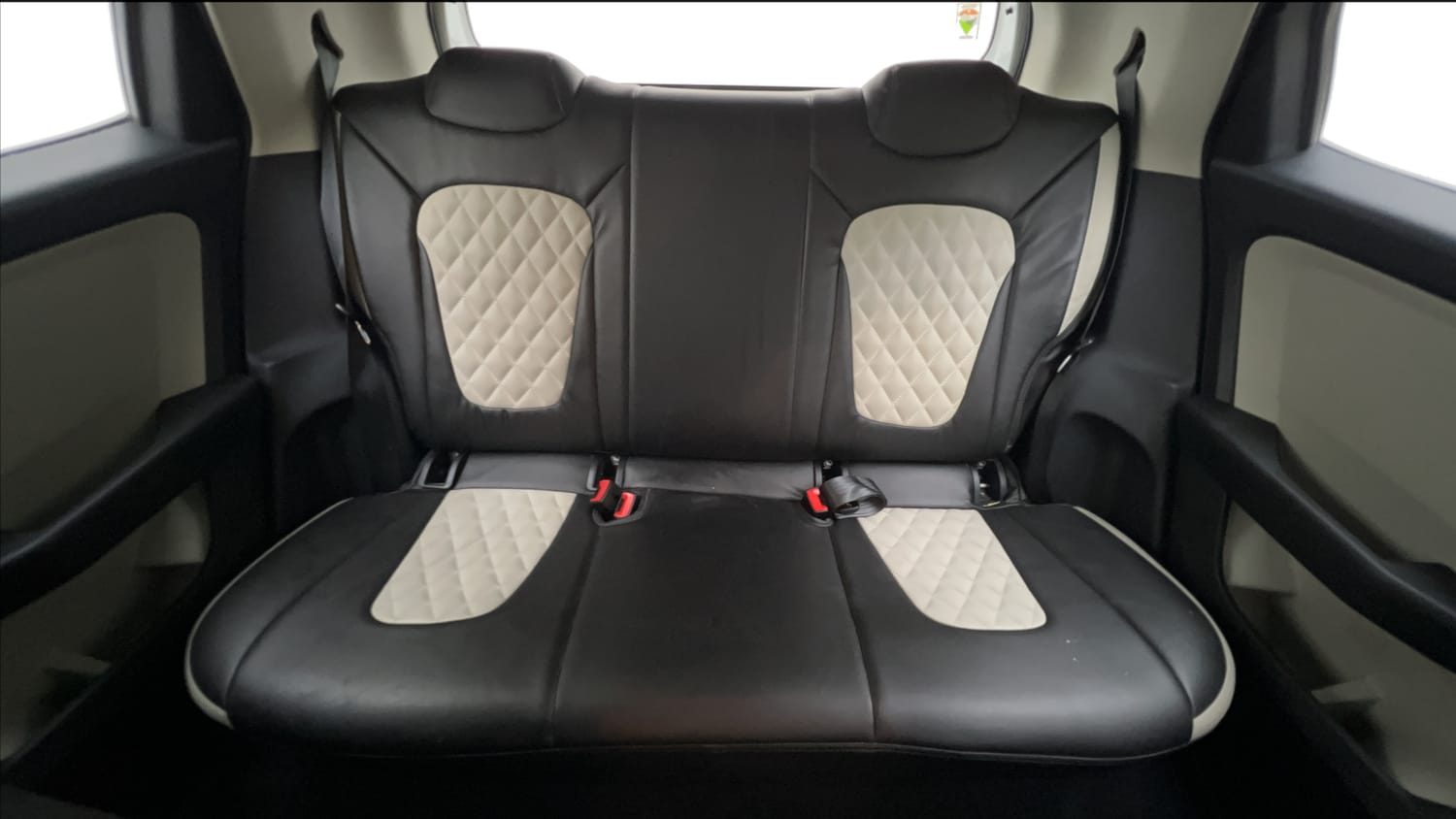Used 2022 Tata Altroz XE Petrol Petrol Manual interior REAR SEAT CONDITION VIEW