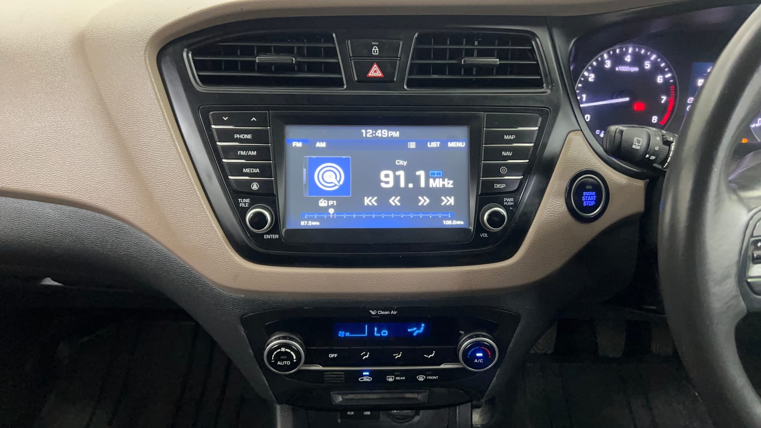 Used 2017 Hyundai Elite i20 Asta 1.2 (O) Petrol Manual interior MUSIC SYSTEM & AC CONTROL VIEW