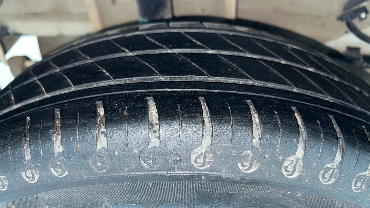 Used 2024 Tata Tiago XTA iCNG Cng Automatic tyres RIGHT REAR TYRE TREAD VIEW