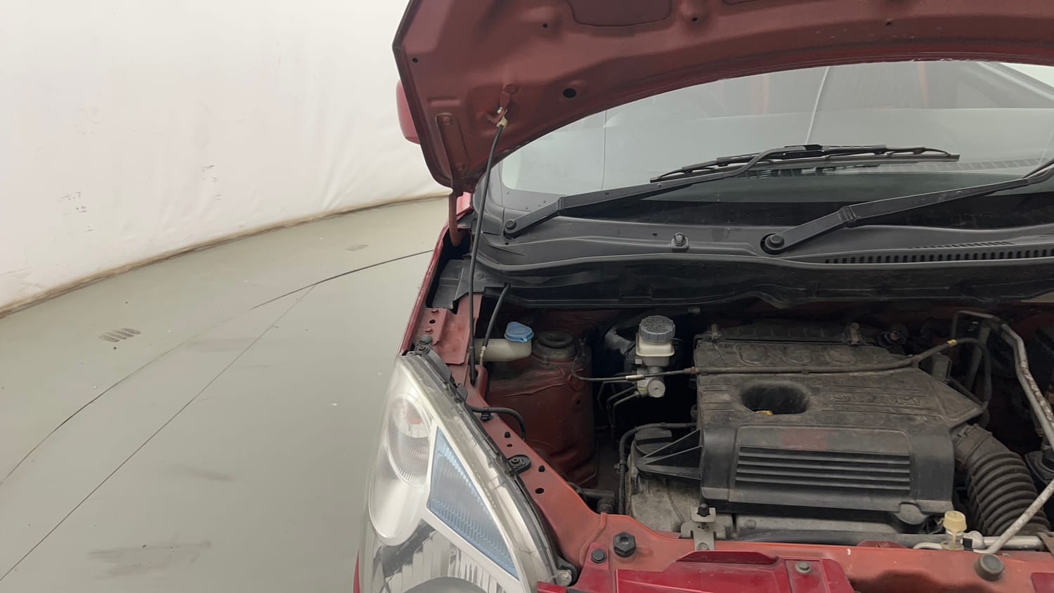 Used 2014 Maruti Suzuki Wagon R VXI Petrol Manual engine ENGINE RIGHT SIDE HINGE & APRON VIEW