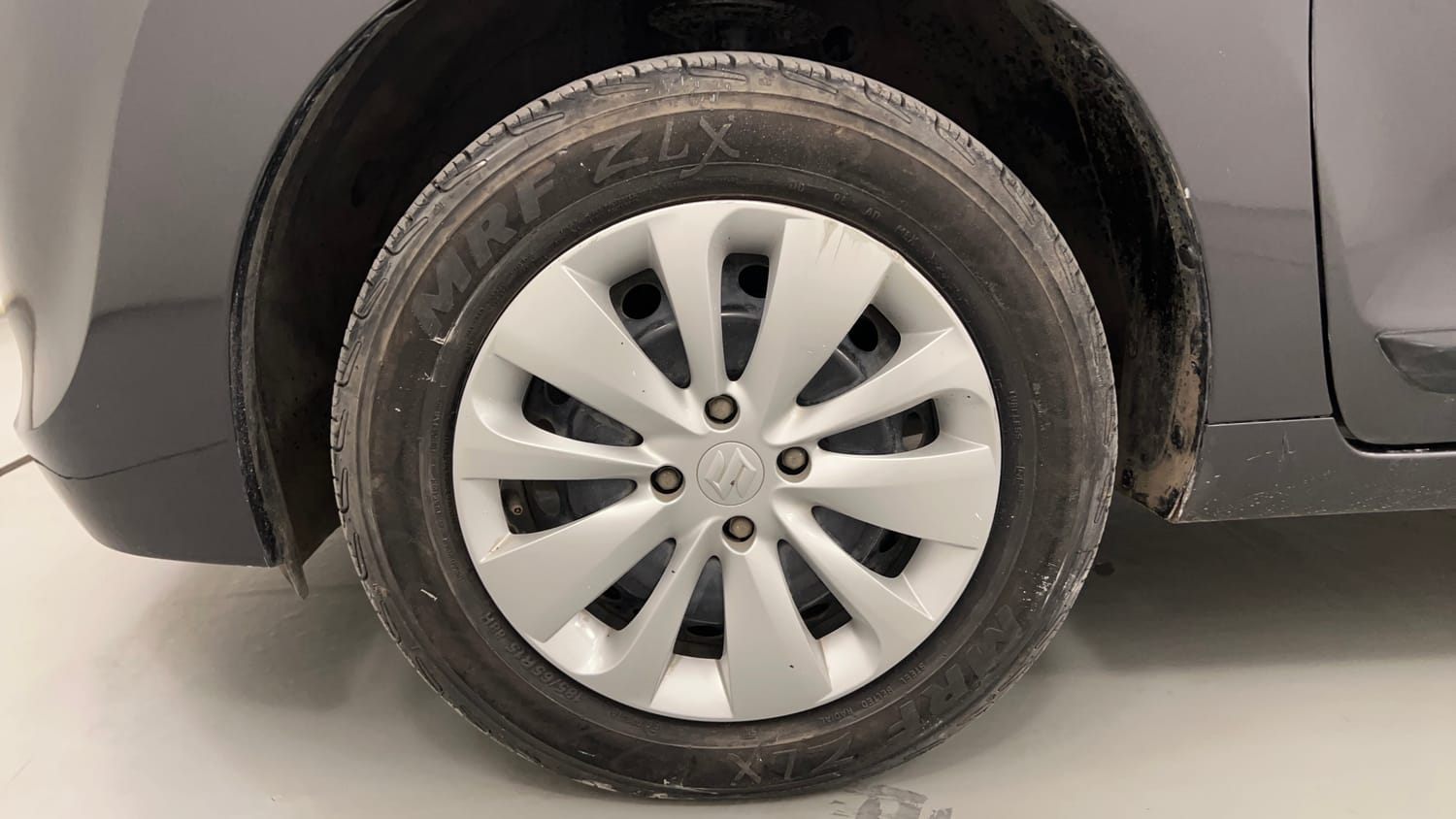 Used 2018 Maruti Suzuki Baleno Delta 1.2 Petrol Manual tyres LEFT FRONT TYRE RIM VIEW