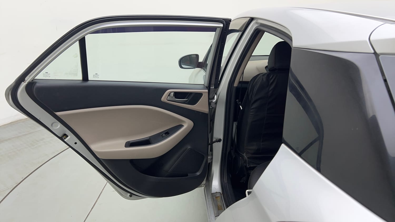 Used 2017 Hyundai Elite i20 Sportz 1.2 Petrol Manual interior LEFT REAR DOOR OPEN VIEW