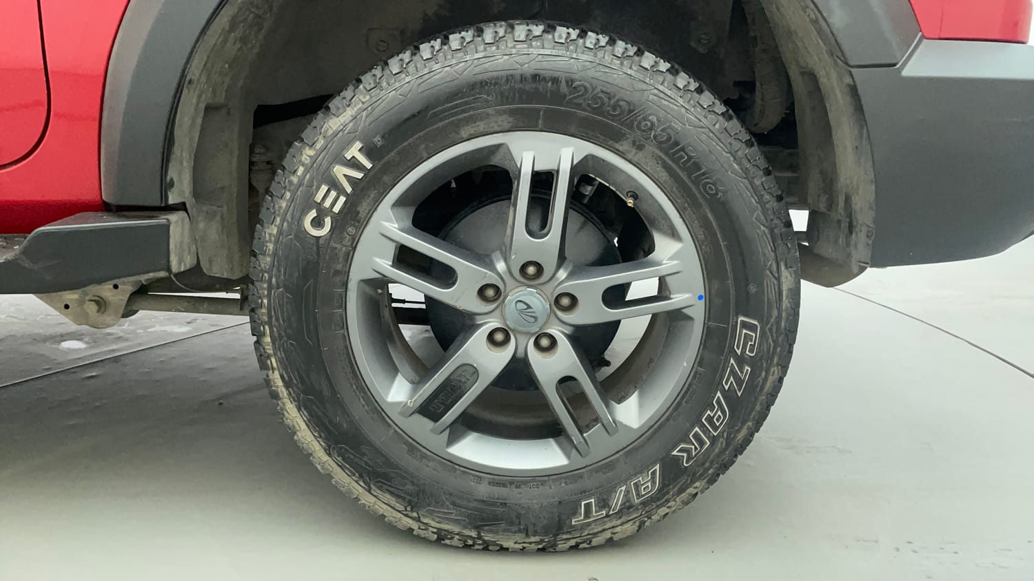 Used 2022 mahindra Thar LX Hard Top Petrol AT 4WD Petrol Automatic tyres LEFT REAR TYRE RIM VIEW