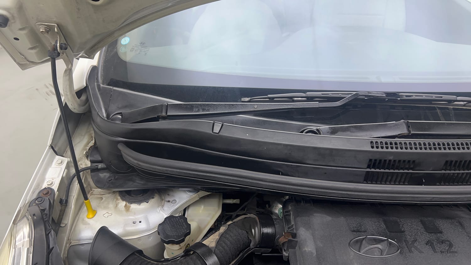 Used 2015 Hyundai Grand i10 Magna 1.2 Kappa VTVT Petrol Manual engine ENGINE RIGHT SIDE HINGE & APRON VIEW