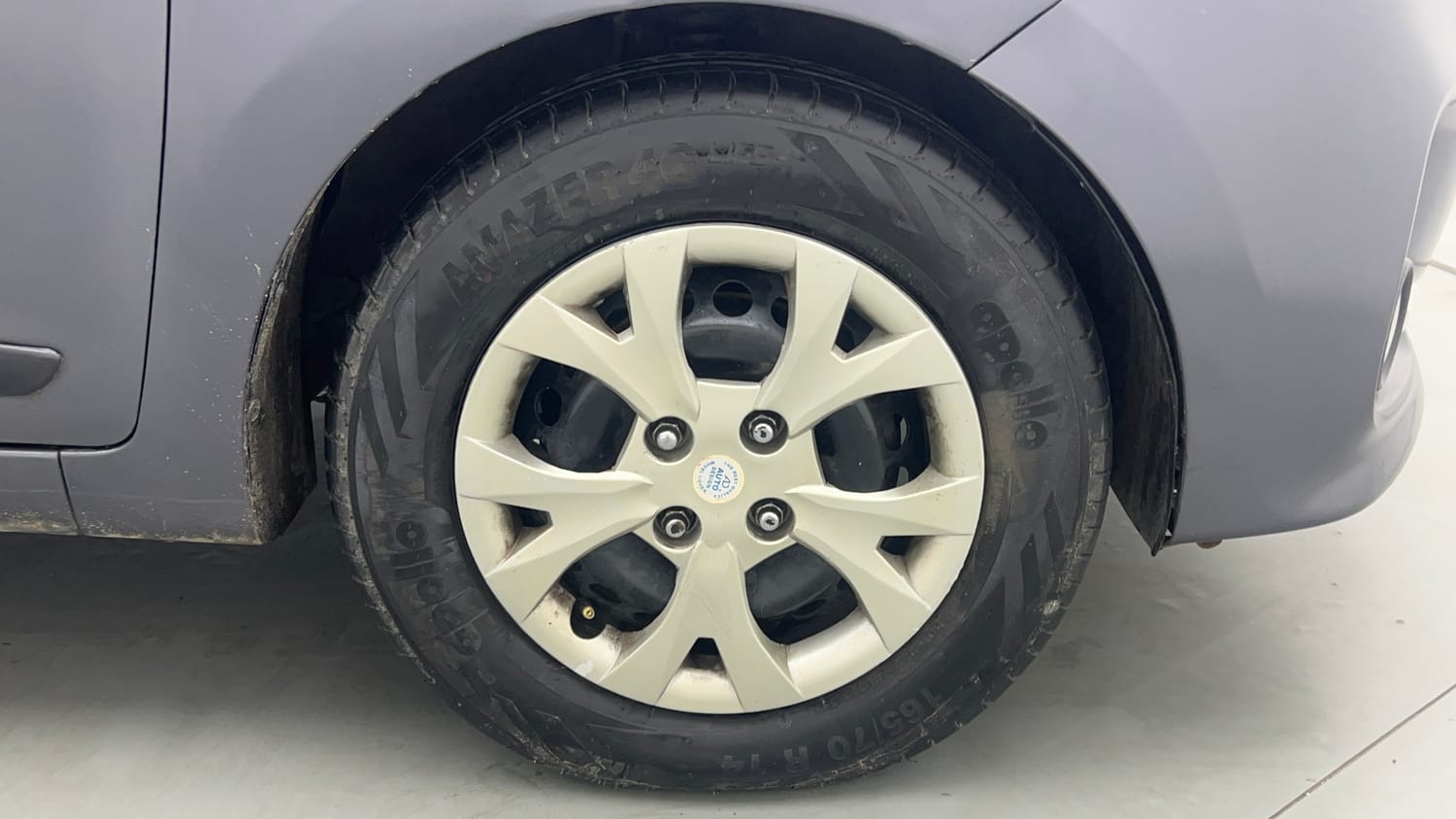 Used 2018 Hyundai Grand i10 Magna 1.2 Kappa VTVT Petrol Manual tyres RIGHT FRONT TYRE RIM VIEW