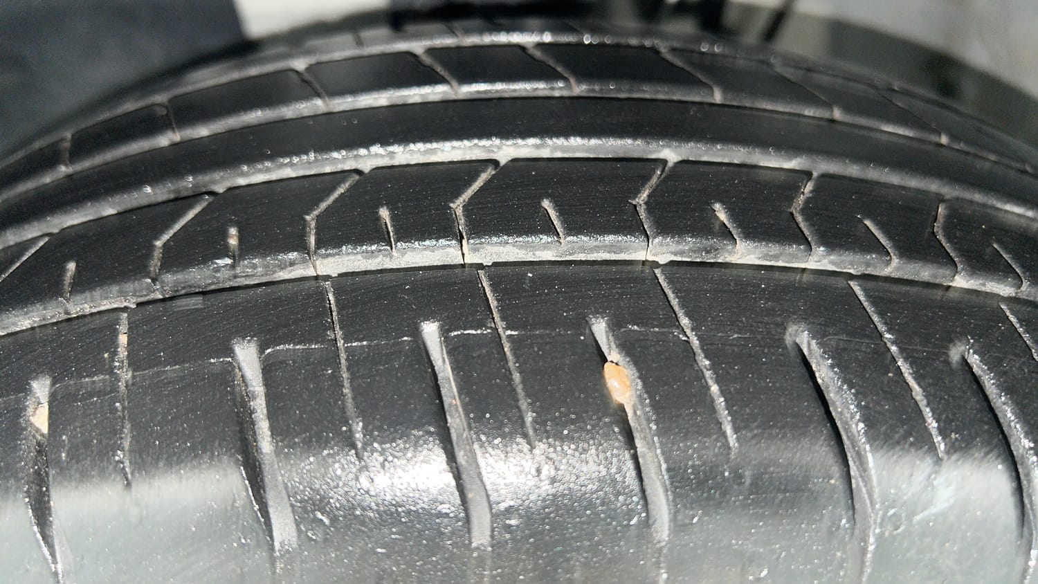 Used 2025 Hyundai Venue E 1.2 Petrol Petrol Manual tyres LEFT FRONT TYRE TREAD VIEW