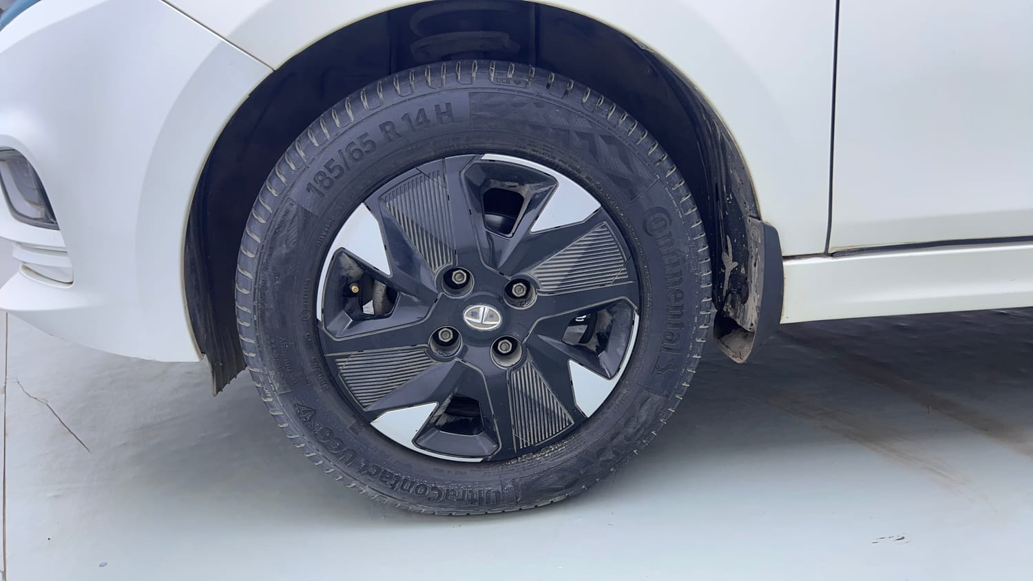 Used 2023 Tata Tiago EV XZ Plus Tech LUX Long Range Electric Automatic tyres LEFT FRONT TYRE RIM VIEW