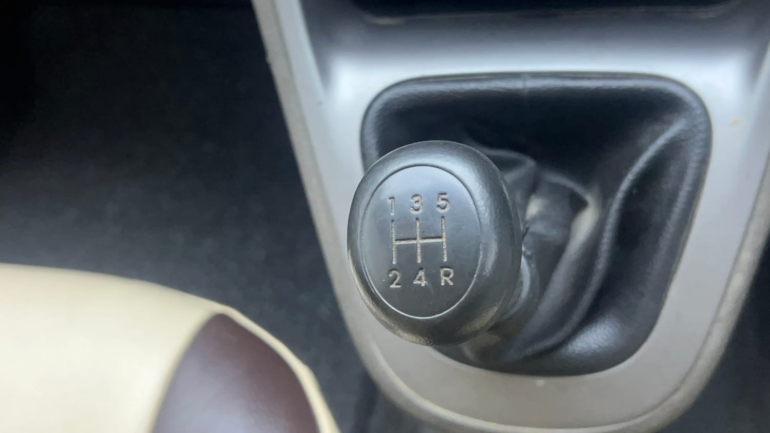 Used 2013 Hyundai i10 Sportz 1.2 Kappa2 Petrol Manual interior GEAR  KNOB VIEW