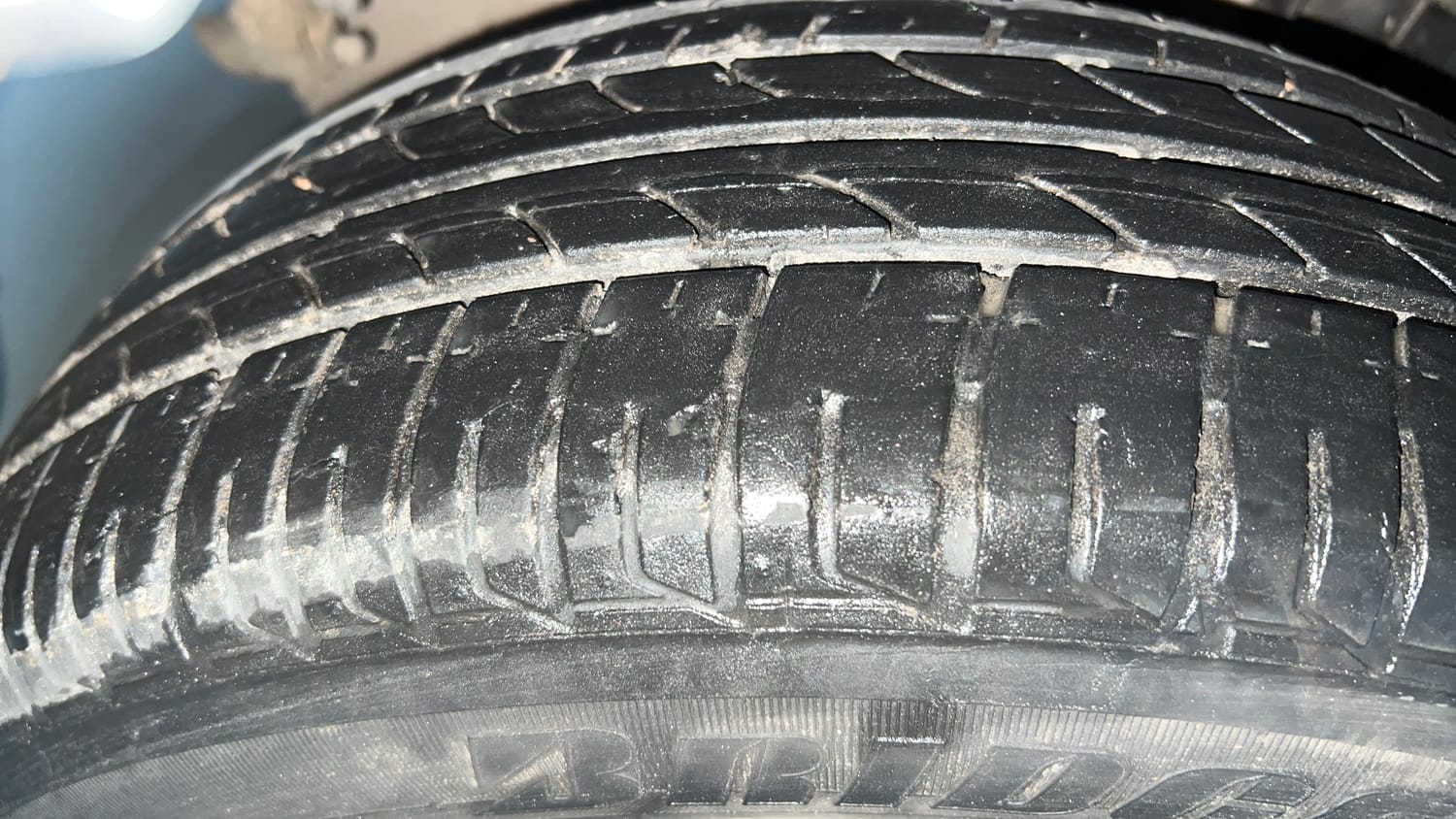 Used 2023 Tata Tigor XZ Plus CNG Leatherette Pack Cng Manual tyres RIGHT REAR TYRE TREAD VIEW