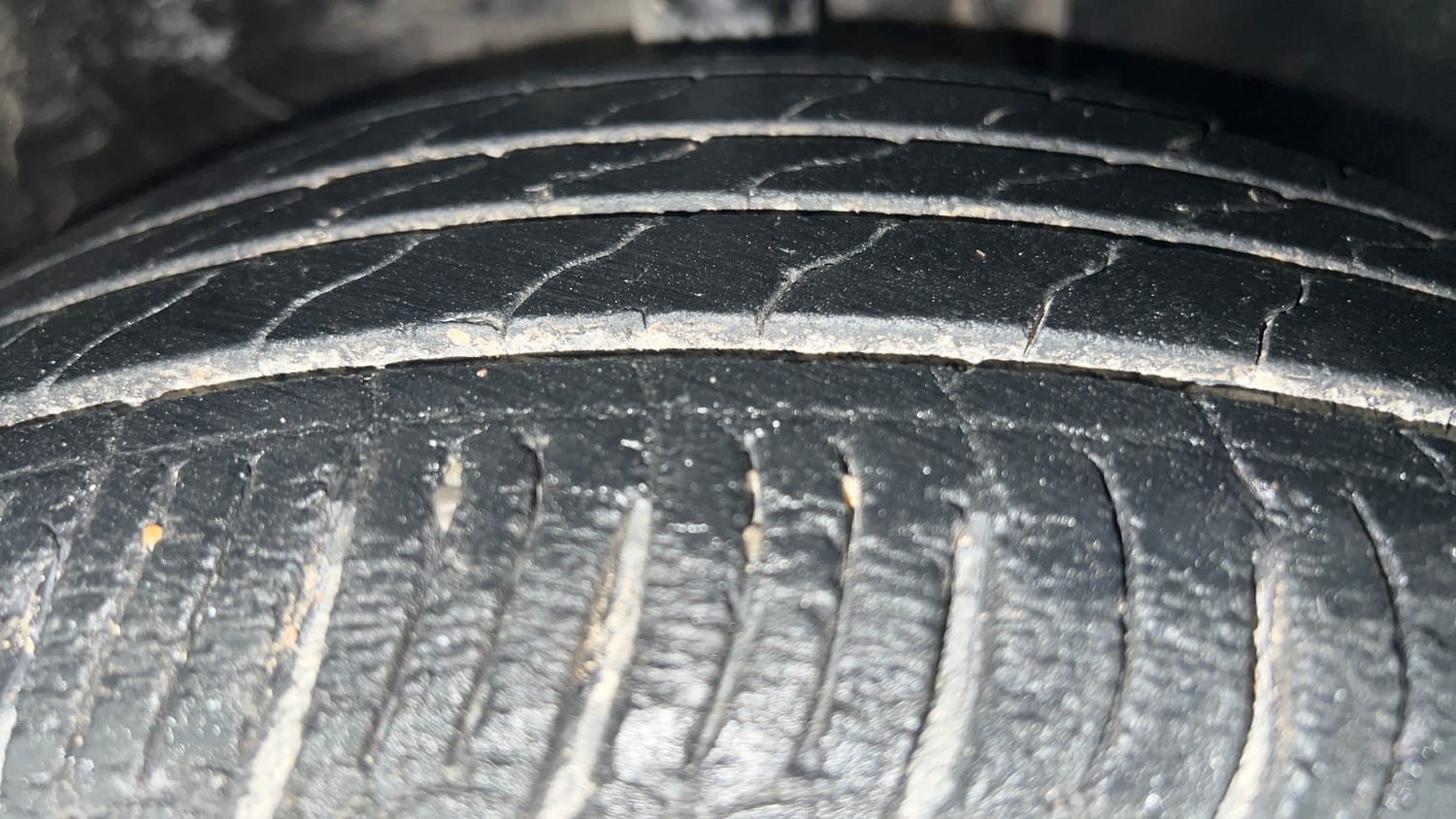 Used 2022 Kia Sonet HTX 1.5 Diesel Manual tyres RIGHT FRONT TYRE TREAD VIEW