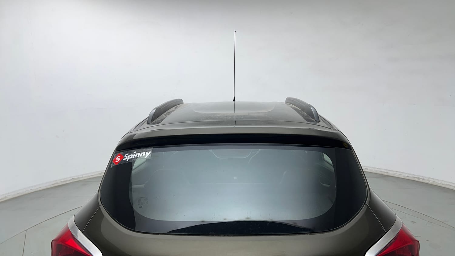 Used 2017 Renault Kwid 1.0 RXT Petrol Manual exterior BACK WINDSHIELD VIEW
