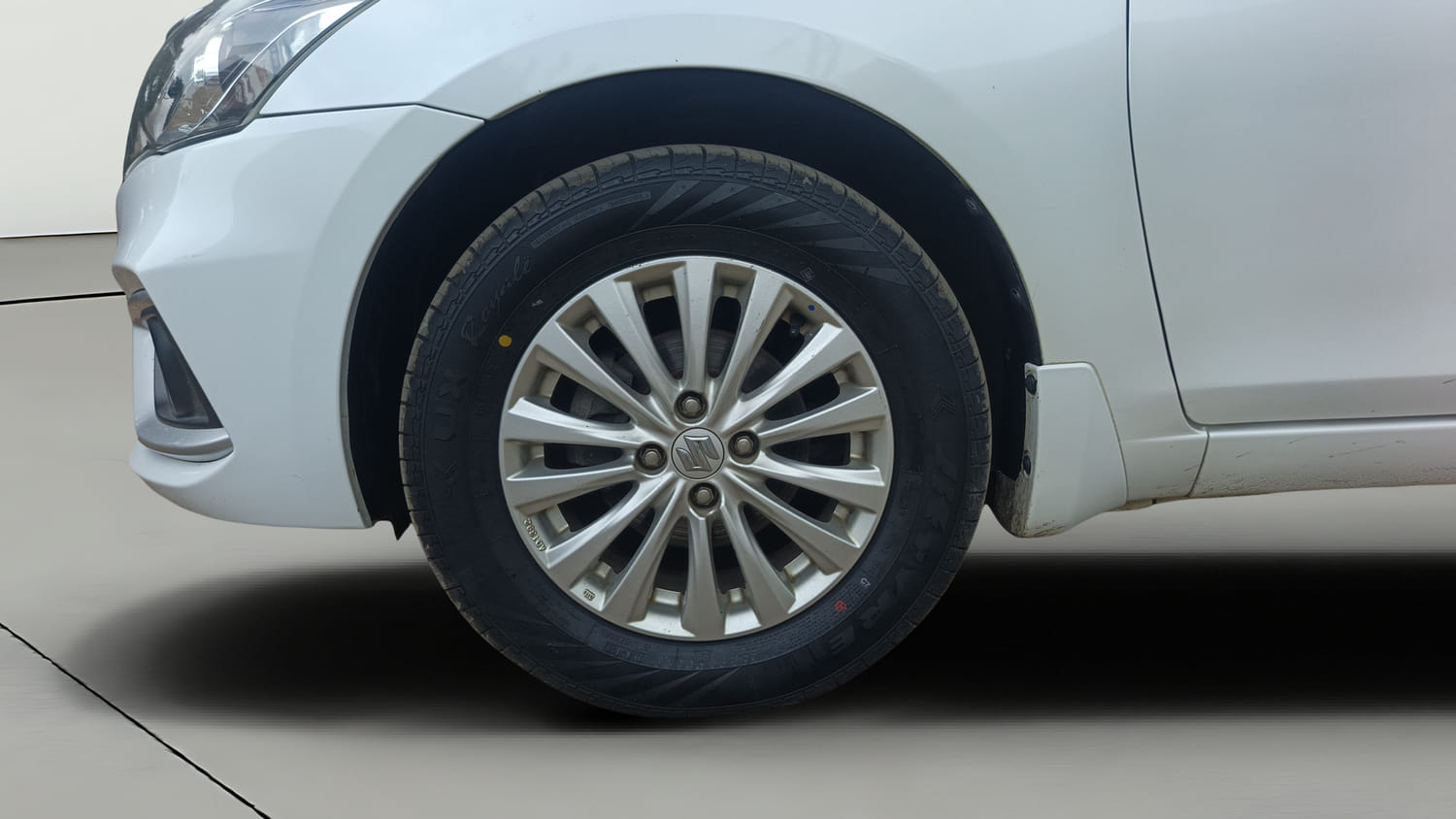 Used 2018 Maruti Suzuki Ciaz Delta Hybrid 1.5 Petrol Manual tyres LEFT FRONT TYRE RIM VIEW
