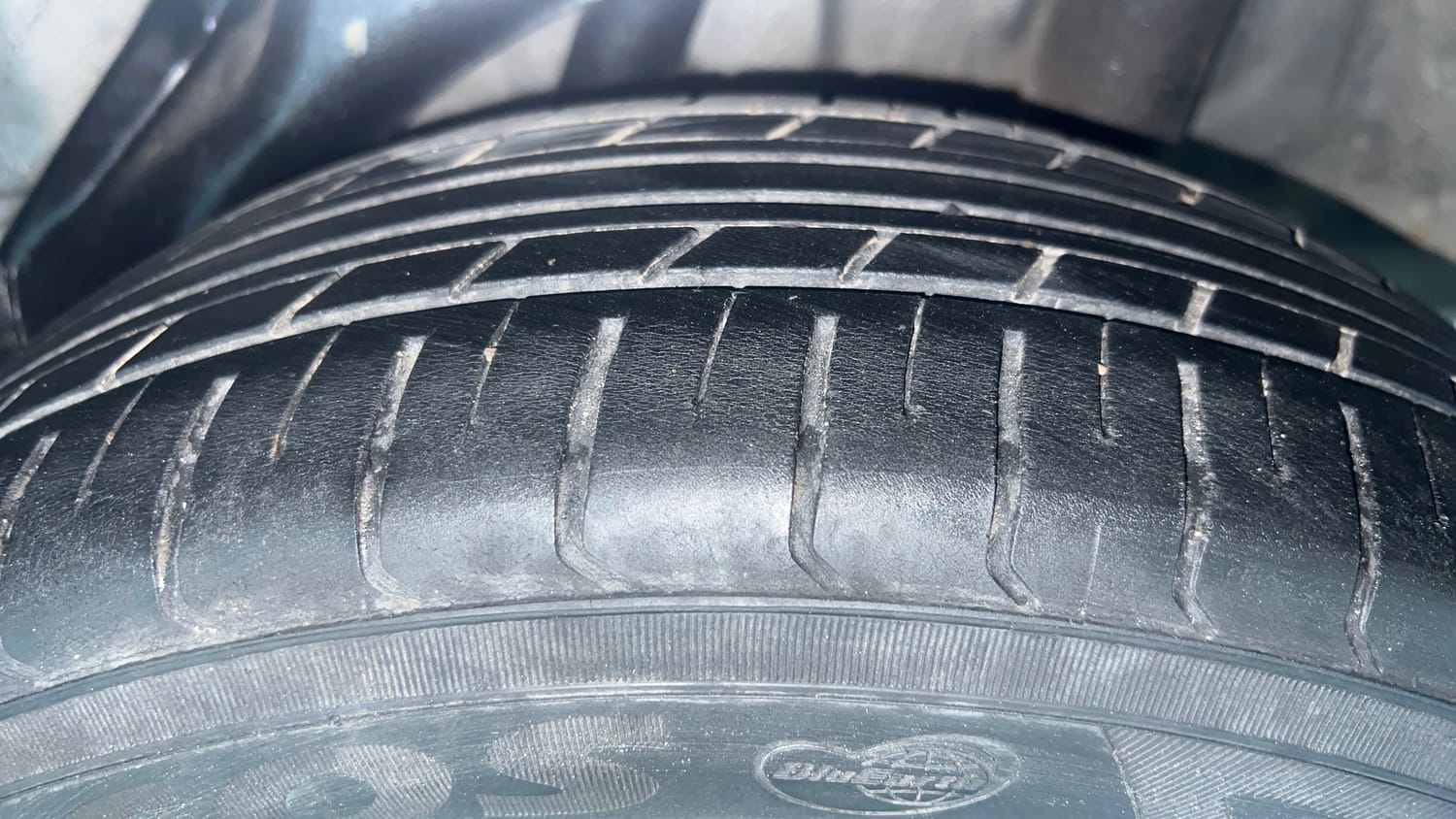 Used 2013 Honda Amaze 1.2 EX i-VTEC Petrol Manual tyres LEFT REAR TYRE TREAD VIEW