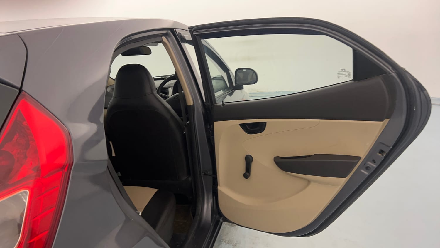 Used 2016 Hyundai Eon Era + Petrol Manual interior RIGHT REAR DOOR OPEN VIEW