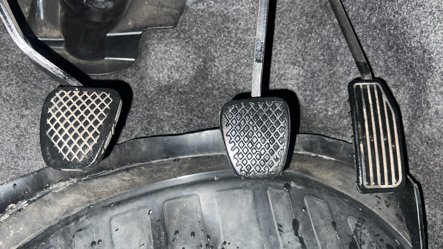 Used 2013 Honda Amaze 1.2 EX i-VTEC Petrol Manual interior PEDALS VIEW