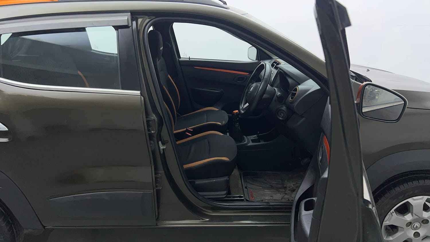 Used 2018 Renault Kwid CLIMBER 1.0 Petrol Manual interior RIGHT SIDE FRONT DOOR CABIN VIEW
