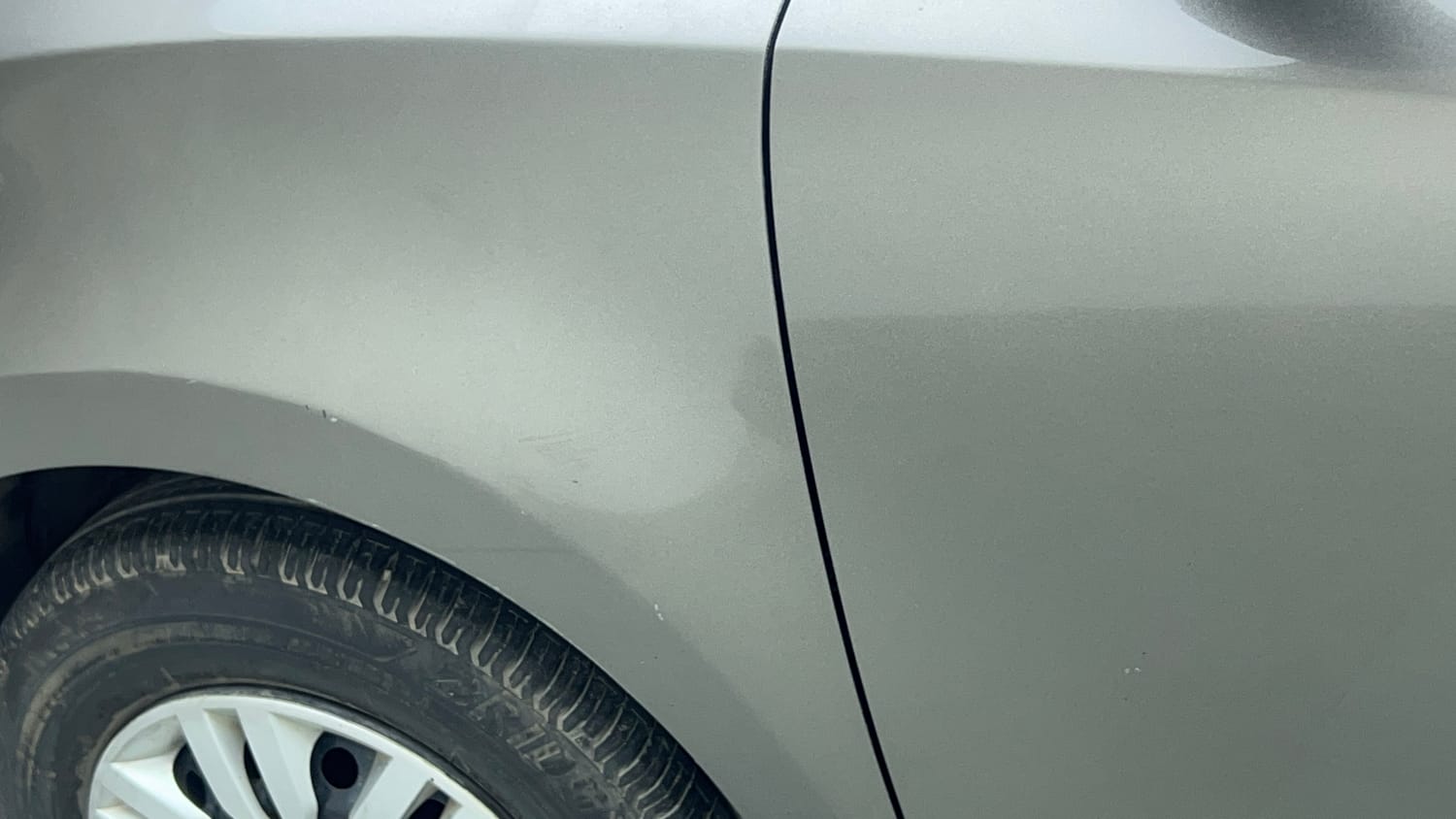 Used 2019 Maruti Suzuki Dzire VXi AMT Petrol Automatic dents MINOR SCRATCH