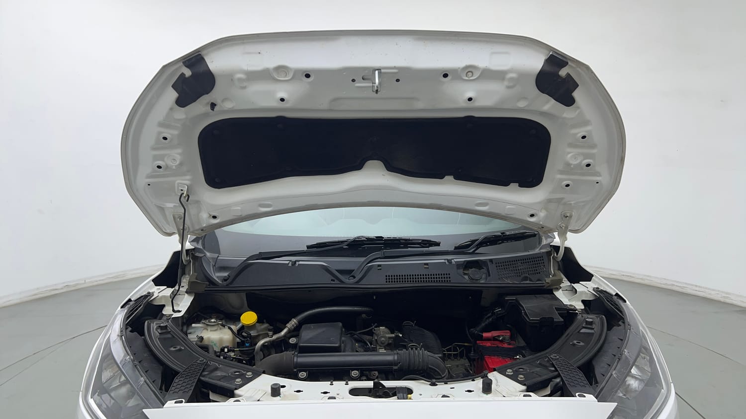 Used 2023 Nissan Magnite XE Petrol Manual engine ENGINE & BONNET OPEN FRONT VIEW
