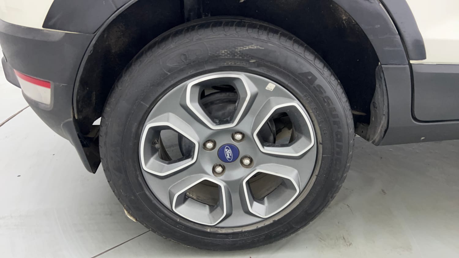 Used 2021 Ford EcoSport Titanium Plus 1.5L Ti-VCT AT Petrol Automatic tyres RIGHT REAR TYRE RIM VIEW