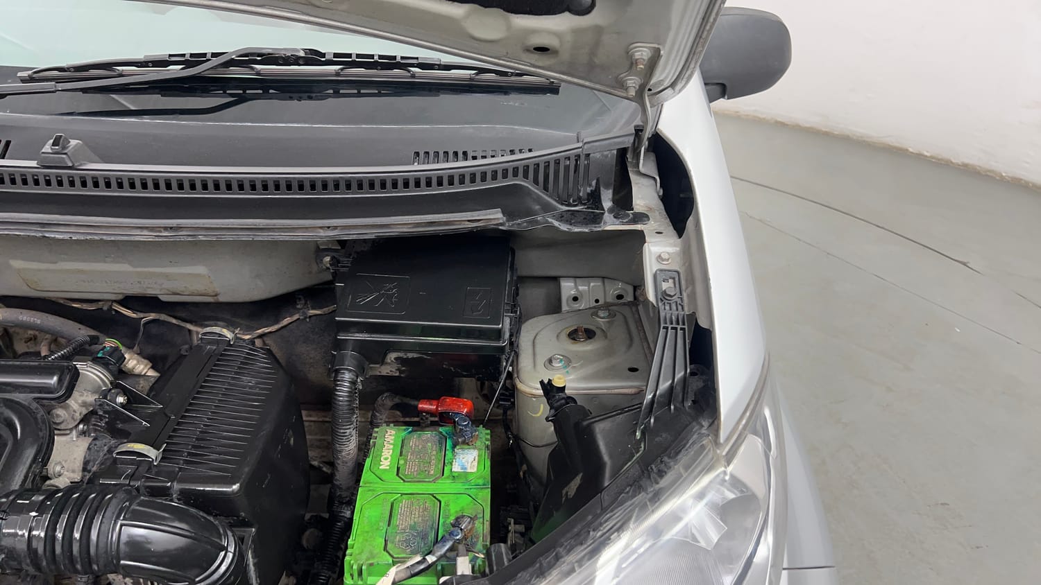Used 2017 Datsun Redi-GO T (O) Petrol Manual engine ENGINE LEFT SIDE HINGE & APRON VIEW