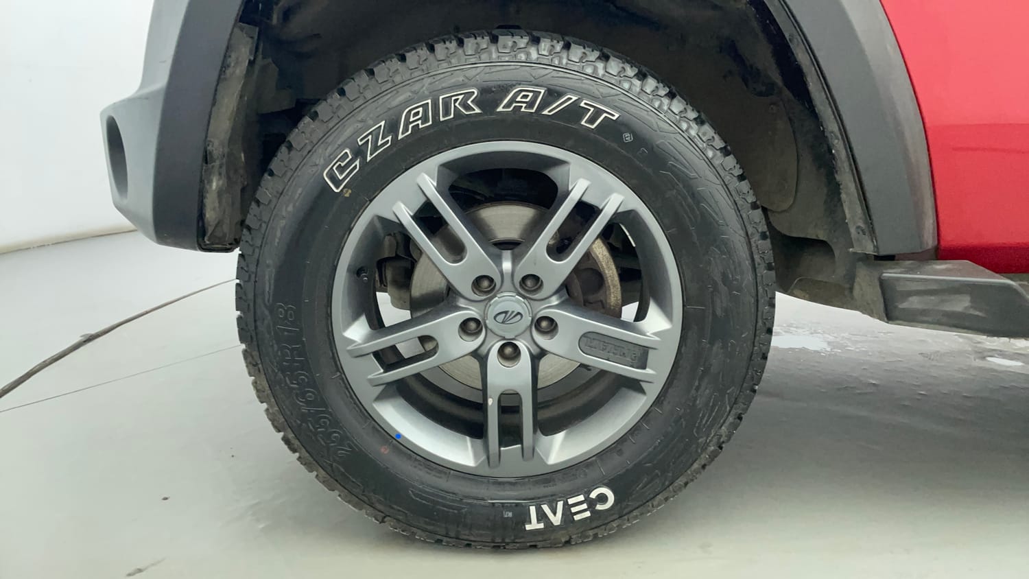 Used 2022 mahindra Thar LX Hard Top Petrol AT 4WD Petrol Automatic tyres LEFT FRONT TYRE RIM VIEW