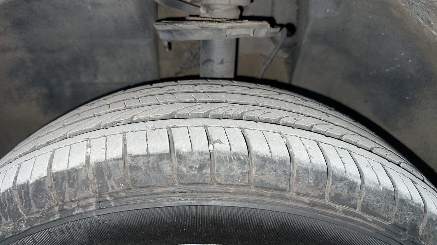Used 2023 Tata Punch Creative AMT Petrol Automatic tyres LEFT FRONT TYRE TREAD VIEW