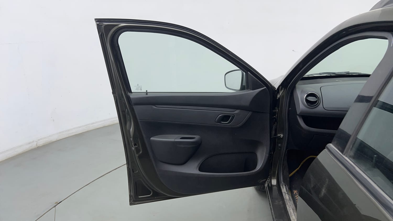 Used 2017 Renault Kwid 1.0 RXT Petrol Manual interior LEFT FRONT DOOR OPEN VIEW