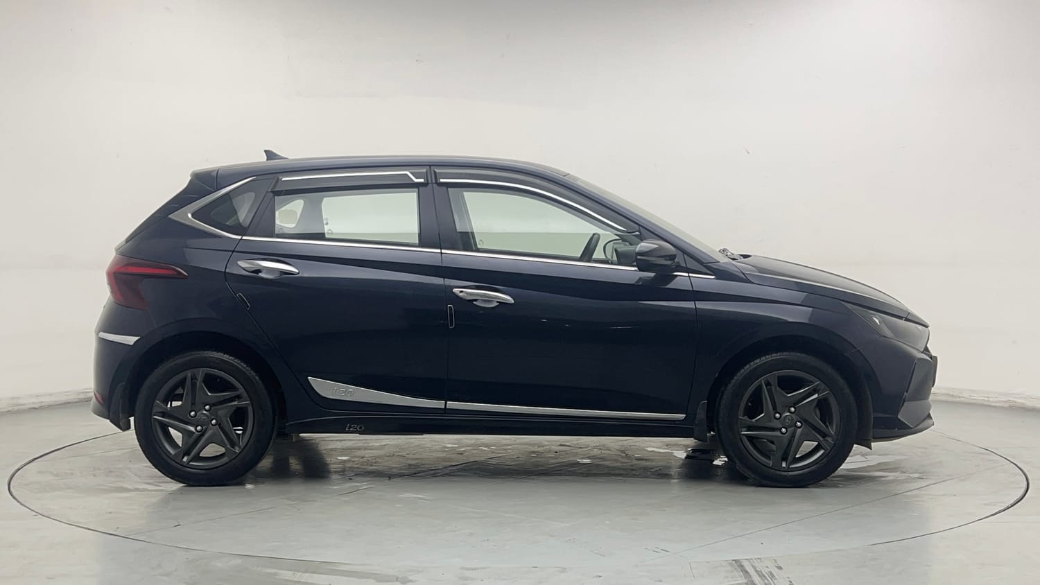 Used 2021 Hyundai i20 Sportz 1.2 MT Petrol Manual exterior RIGHT SIDE VIEW