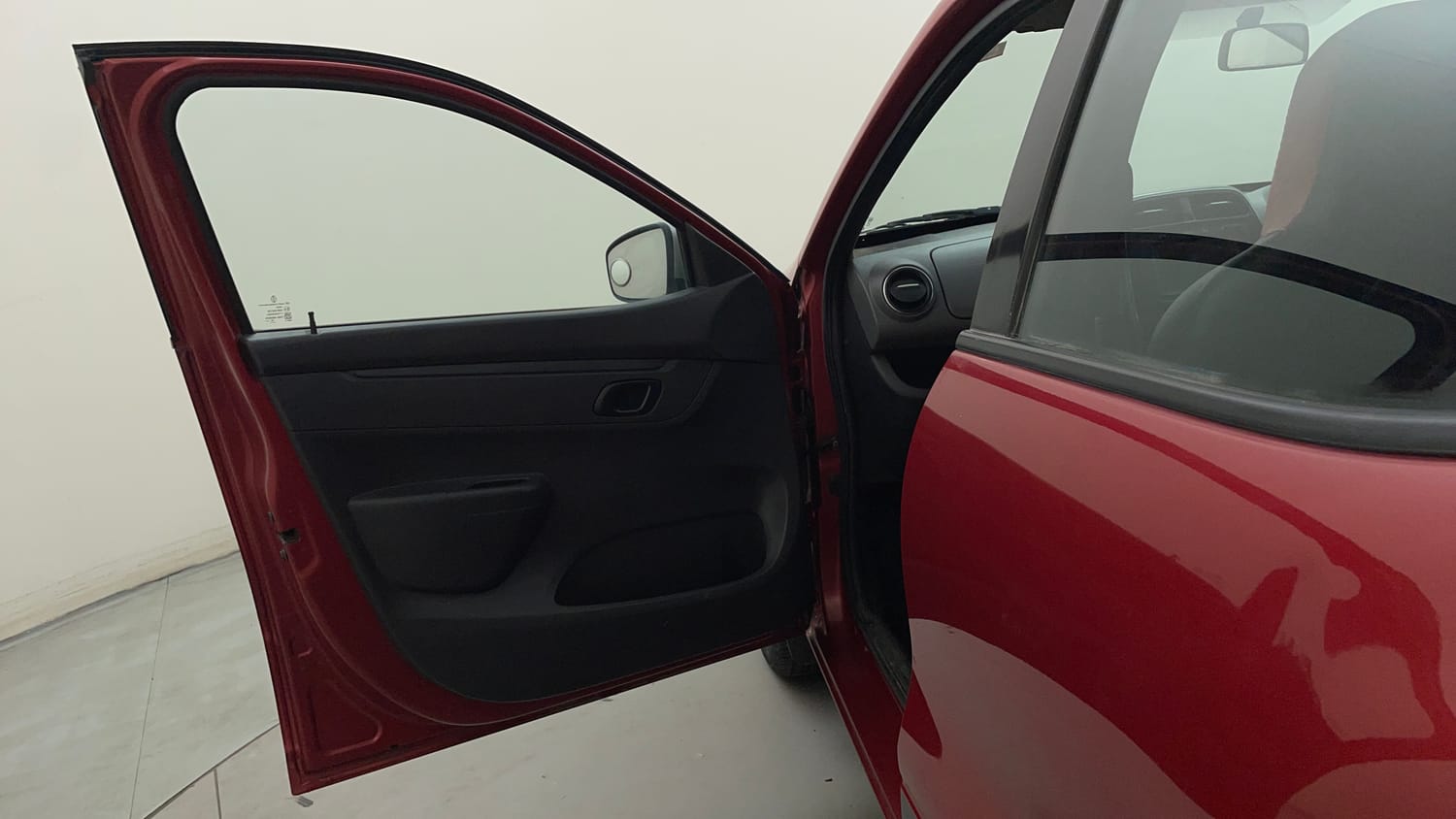 Used 2016 Renault Kwid 1.0 RXT Petrol Manual interior LEFT FRONT DOOR OPEN VIEW