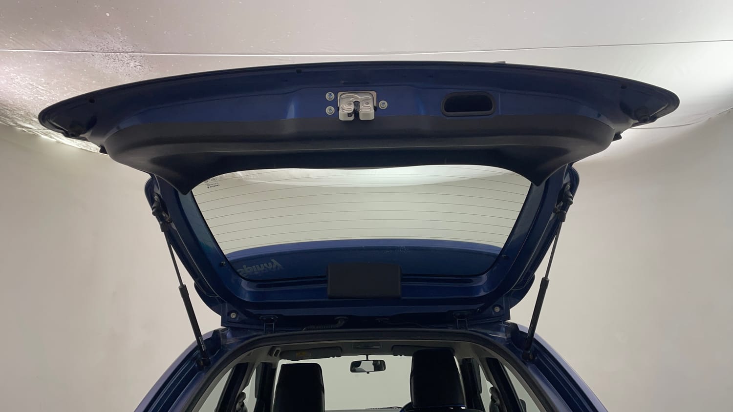 Used 2022 Maruti Suzuki Ignis Alpha 1.2 MT Petrol Manual interior DICKY DOOR OPEN VIEW