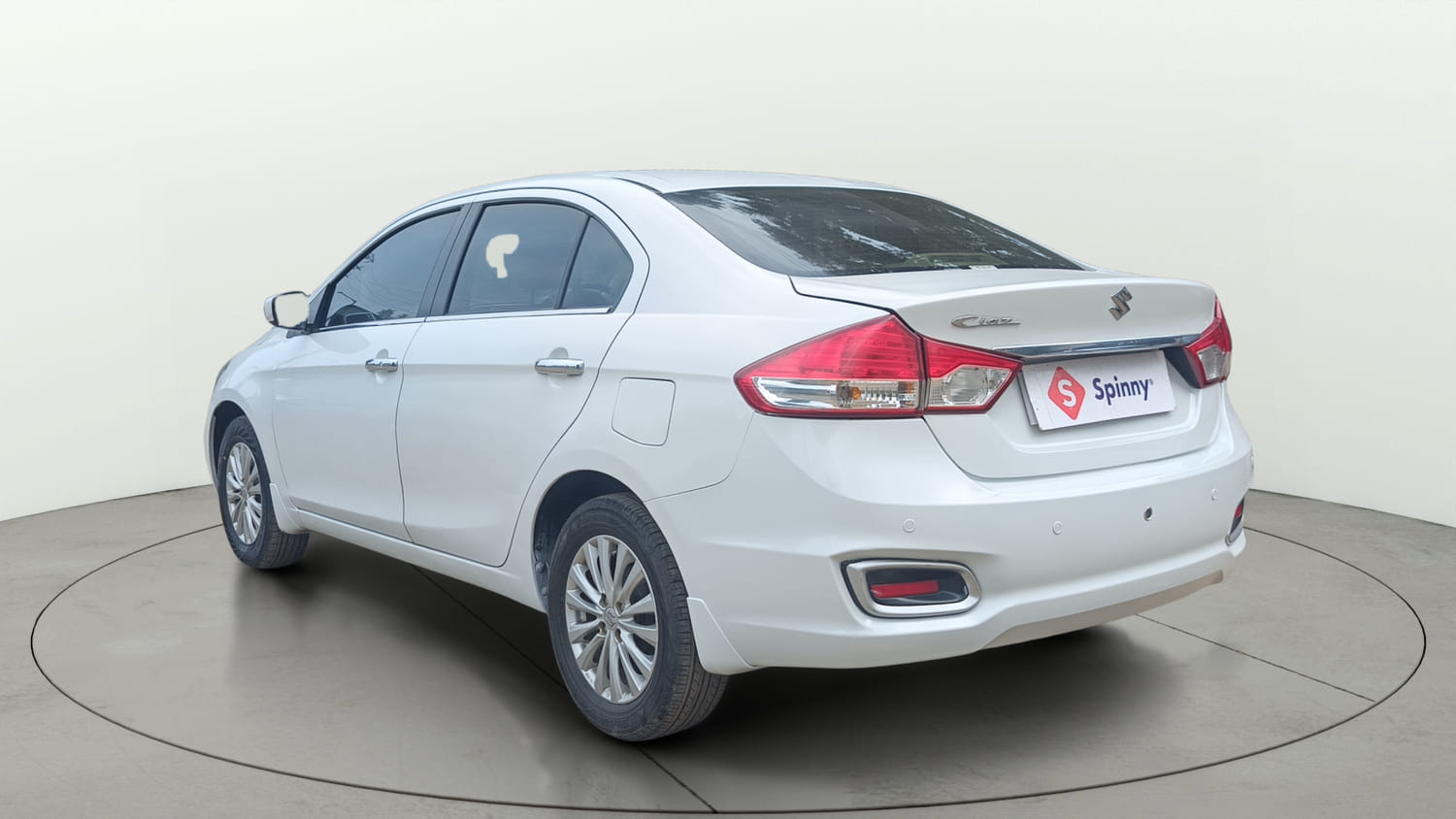 Used 2018 Maruti Suzuki Ciaz Delta Hybrid 1.5 Petrol Manual exterior LEFT REAR CORNER VIEW