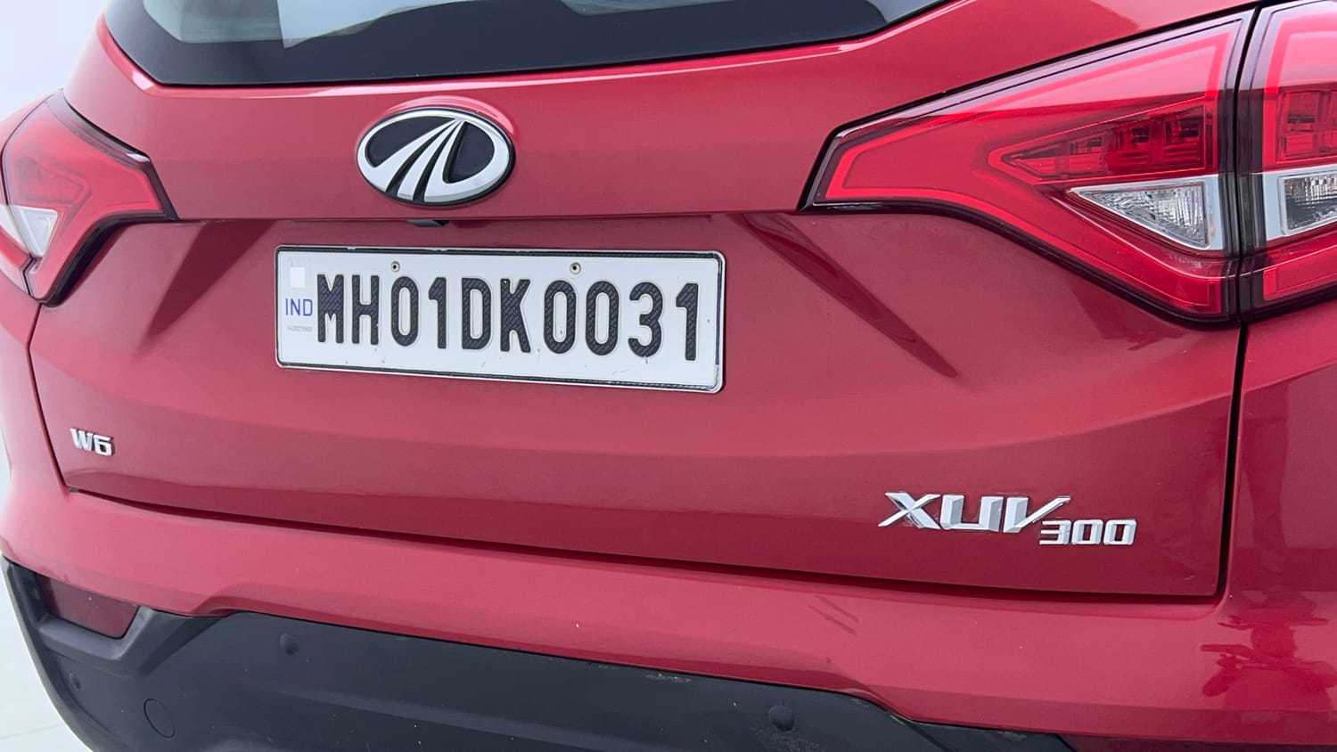 Used 2019 Mahindra XUV 300 1.2 W6 Petrol Manual dents MINOR DENT