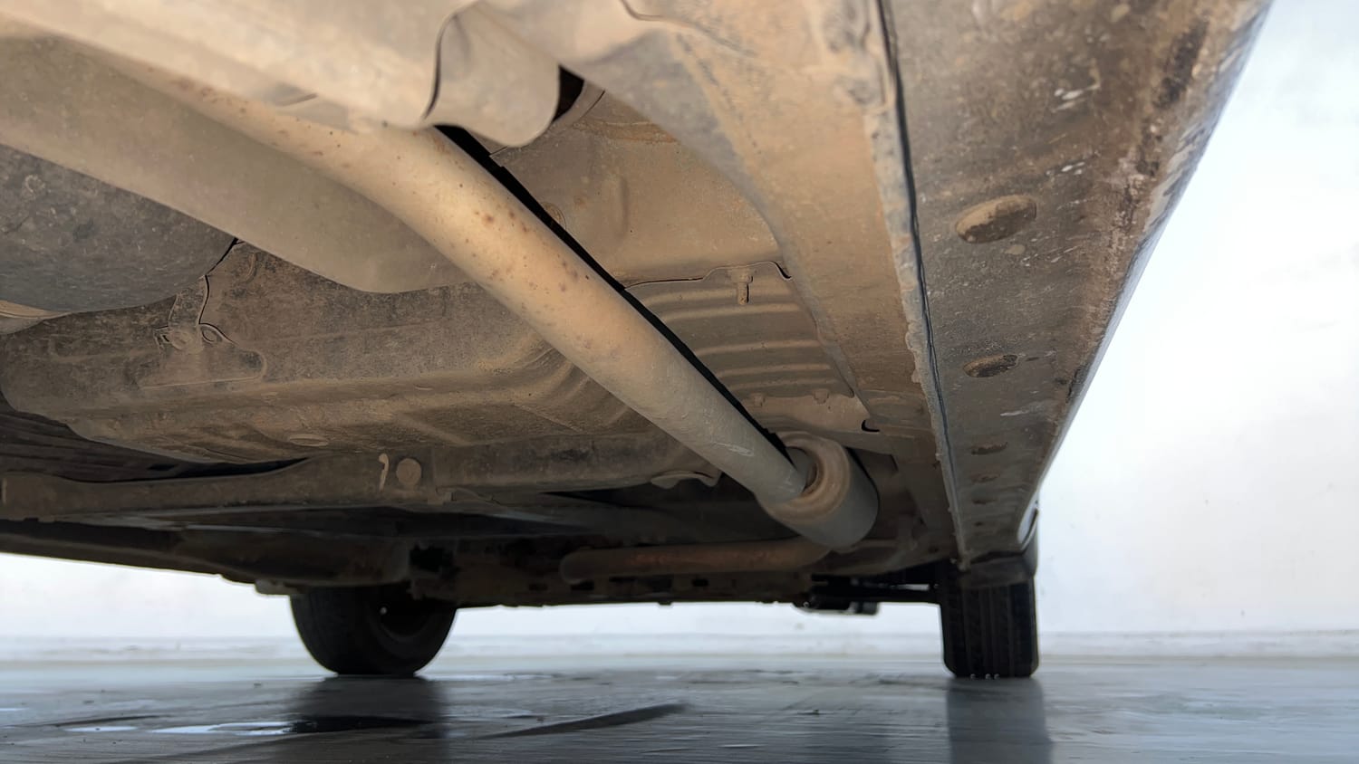 Used 2015 Honda City SV Petrol Manual extra REAR RIGHT UNDERBODY VIEW