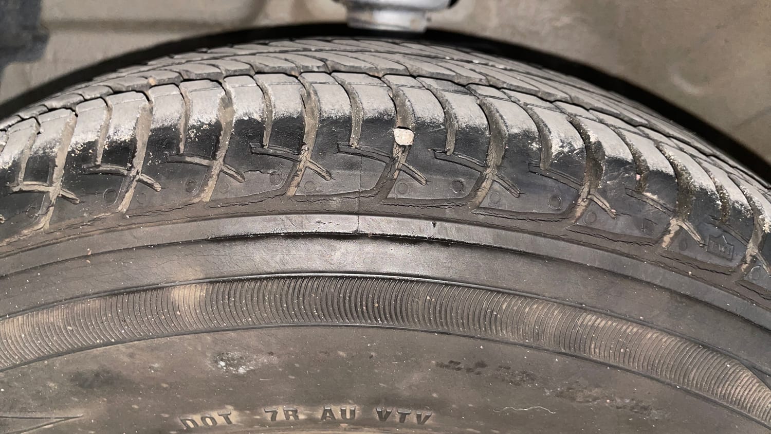 Used 2014 Maruti Suzuki Celerio VXi Petrol Manual tyres LEFT FRONT TYRE TREAD VIEW