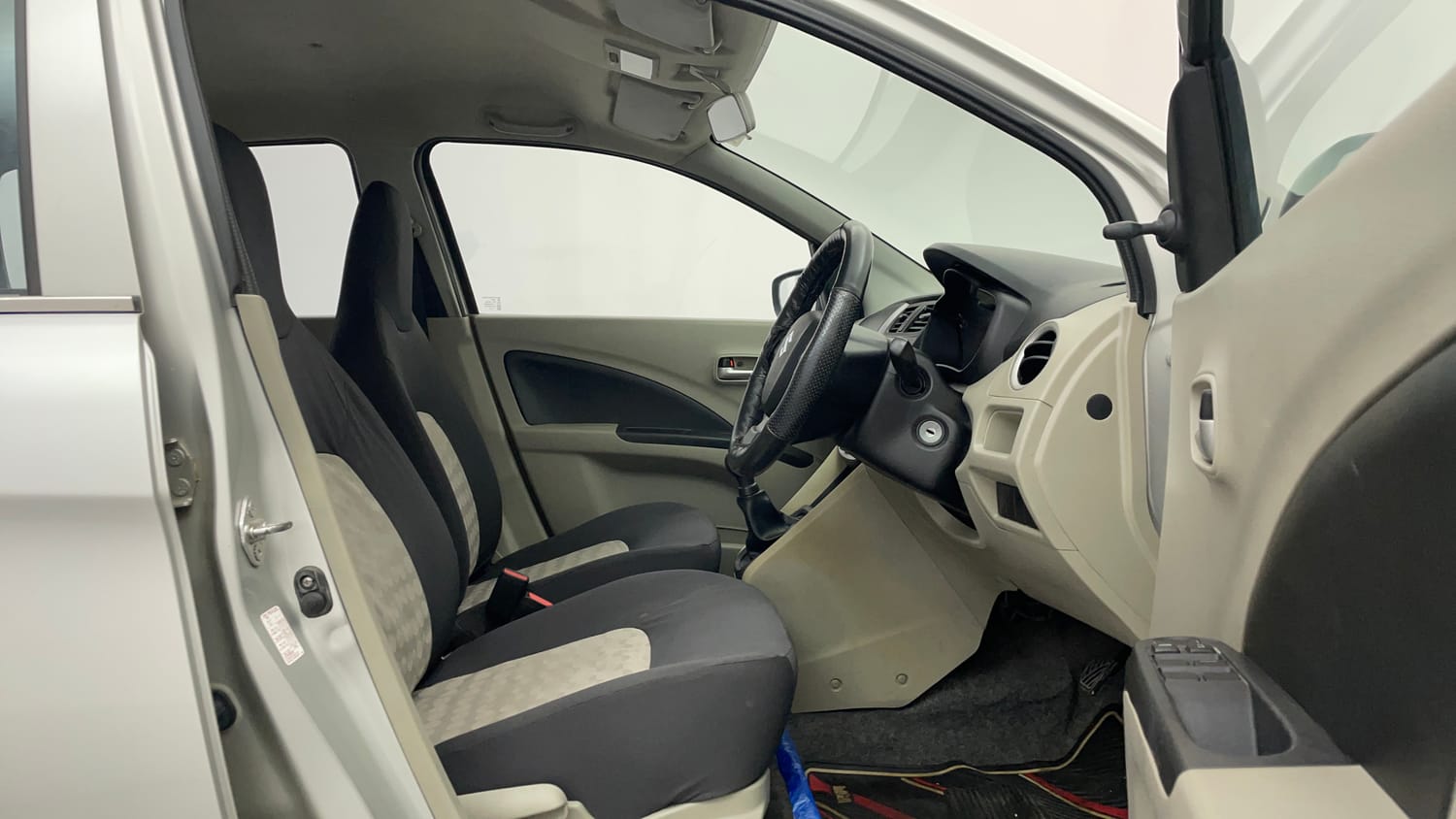 Used 2014 Maruti Suzuki Celerio VXi Petrol Manual interior RIGHT SIDE FRONT DOOR CABIN VIEW