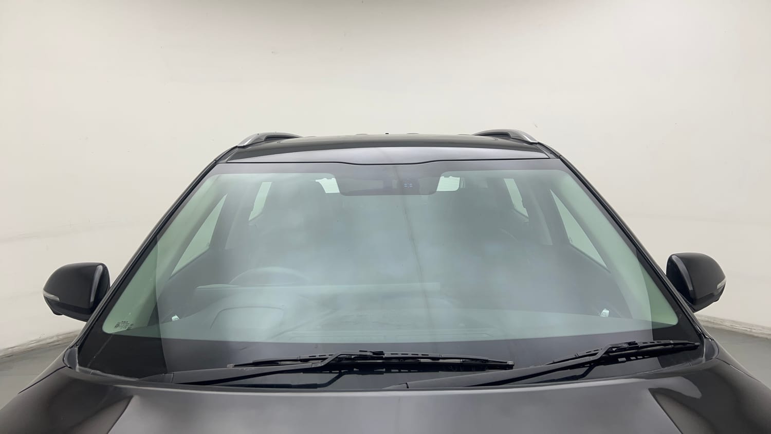 Used 2023 Kia Seltos GTX Plus 1.4 Petrol Manual exterior FRONT WINDSHIELD VIEW