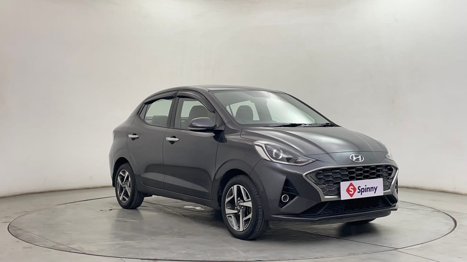 Used 2020 Hyundai Aura SX Plus 1.2 AMT Petrol Petrol Automatic exterior RIGHT FRONT CORNER VIEW