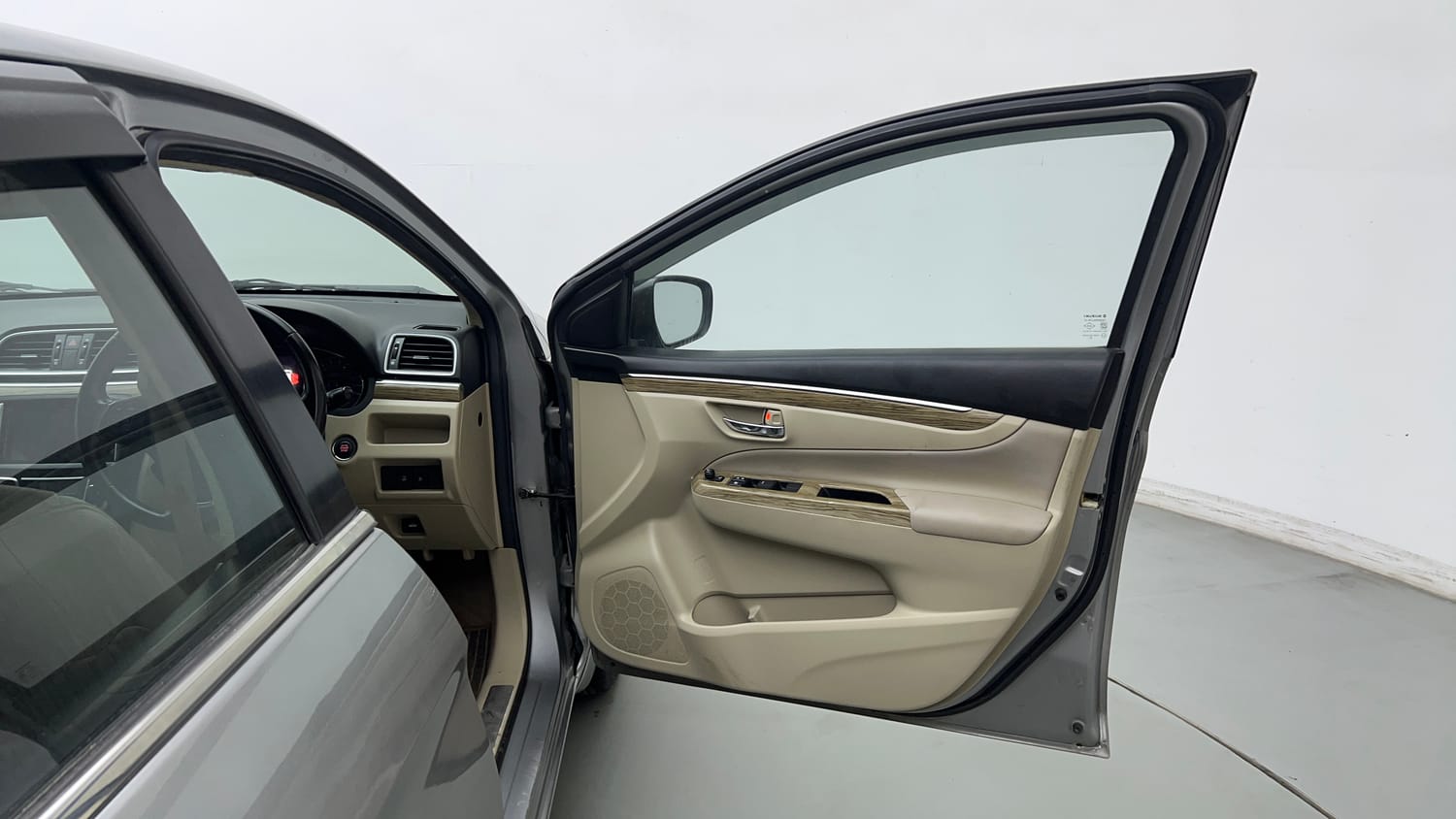 Used 2018 Maruti Suzuki Ciaz Alpha Hybrid 1.5 Petrol Manual interior RIGHT FRONT DOOR OPEN VIEW