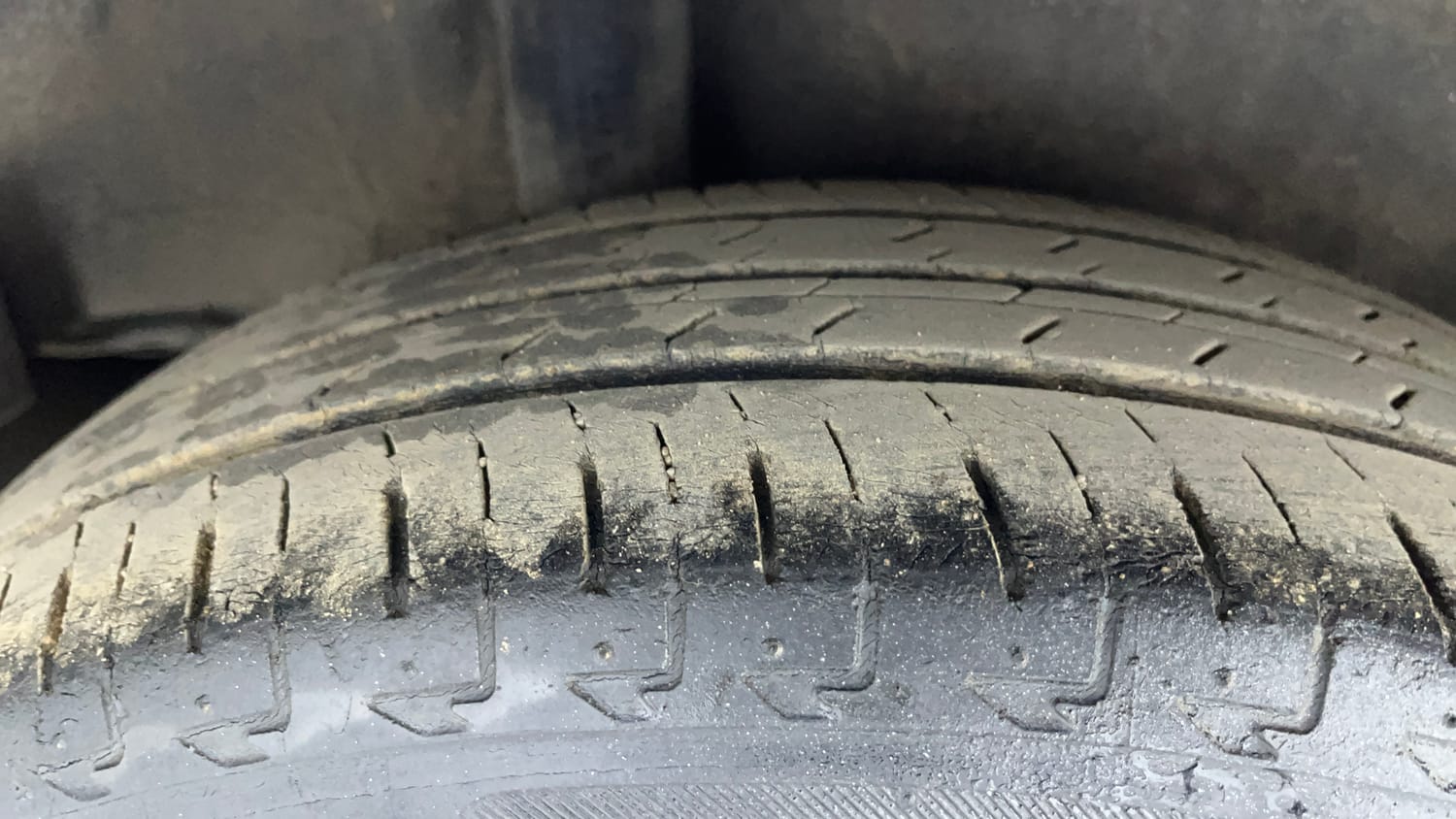 Used 2014 Honda City SV Petrol Manual tyres RIGHT REAR TYRE TREAD VIEW