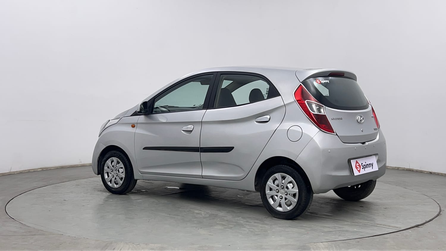 Used 2014 Hyundai Eon Sportz Petrol Manual exterior LEFT REAR CORNER VIEW