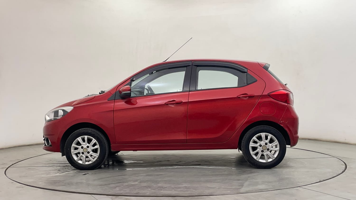 Used 2017 Tata Tiago Revotron XZA Petrol Automatic exterior LEFT SIDE VIEW