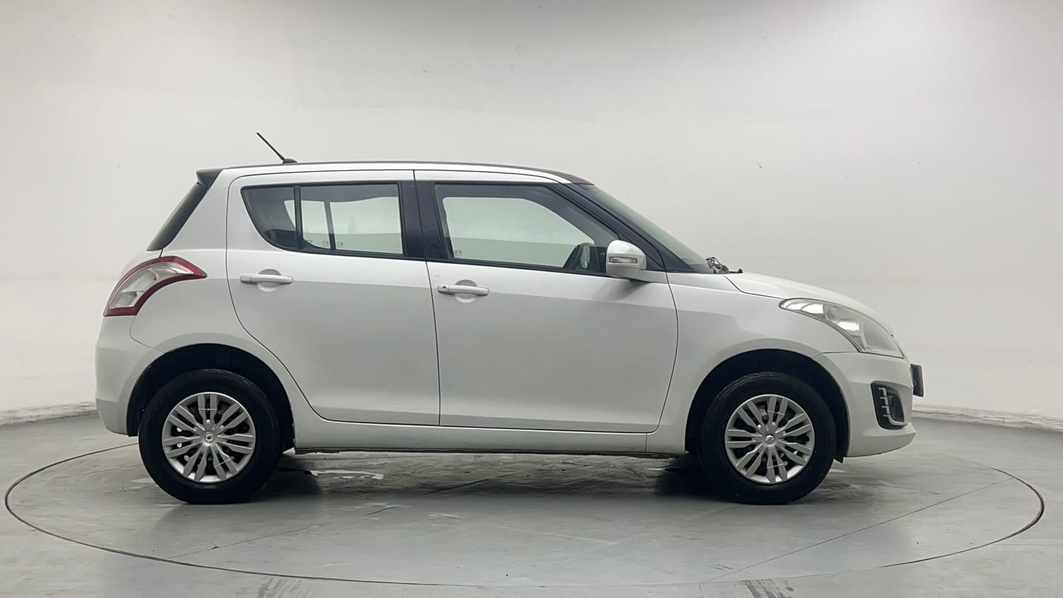 Used 2015 Maruti Suzuki Swift VXi Petrol Manual exterior RIGHT SIDE VIEW