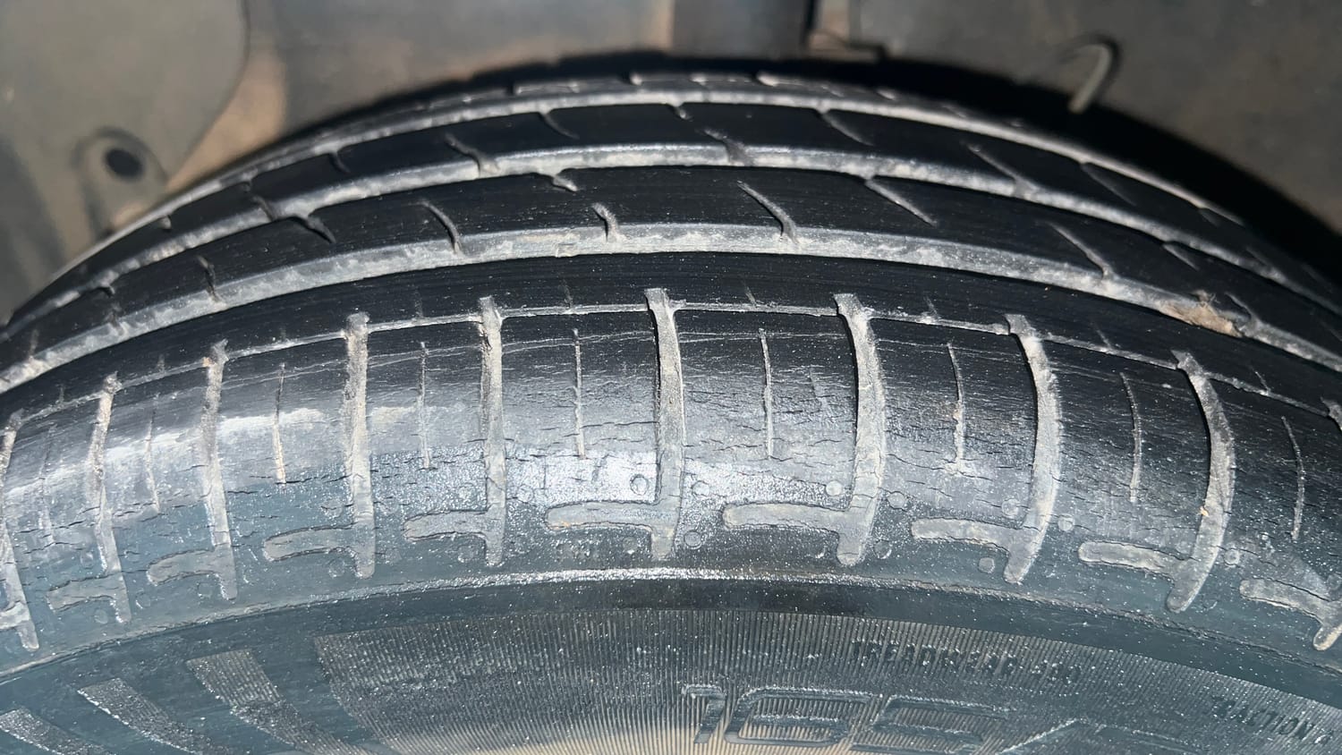 Used 2021 Hyundai Grand i10 Nios Sportz 1.2 Kappa VTVT CNG Cng Manual tyres LEFT FRONT TYRE TREAD VIEW