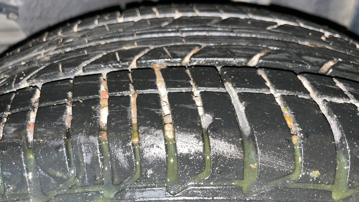 Used 2022 null Petrol Automatic tyres LEFT REAR TYRE TREAD VIEW