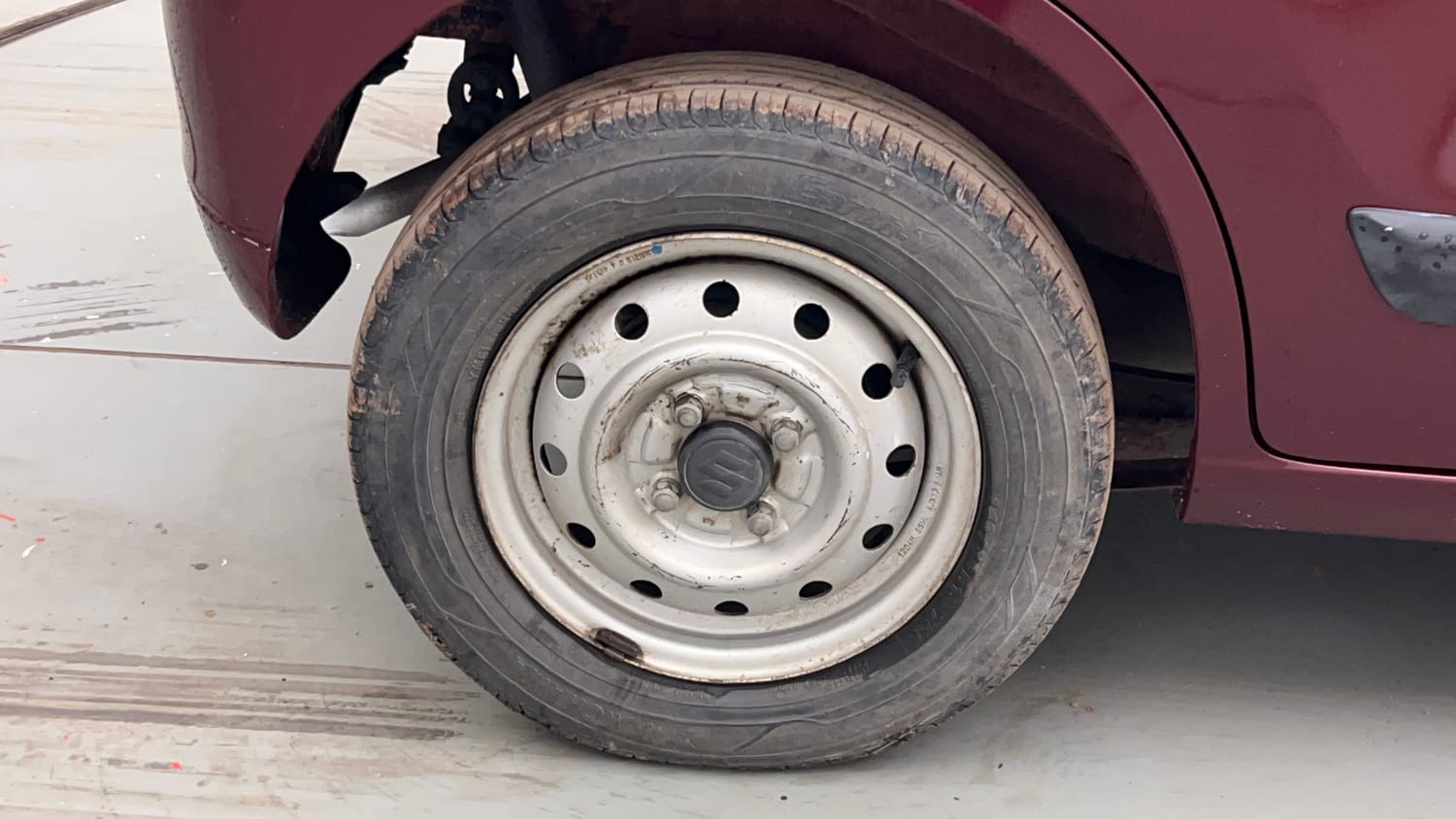 Used 2012 Maruti Suzuki Wagon R LXi Petrol Manual tyres RIGHT REAR TYRE RIM VIEW