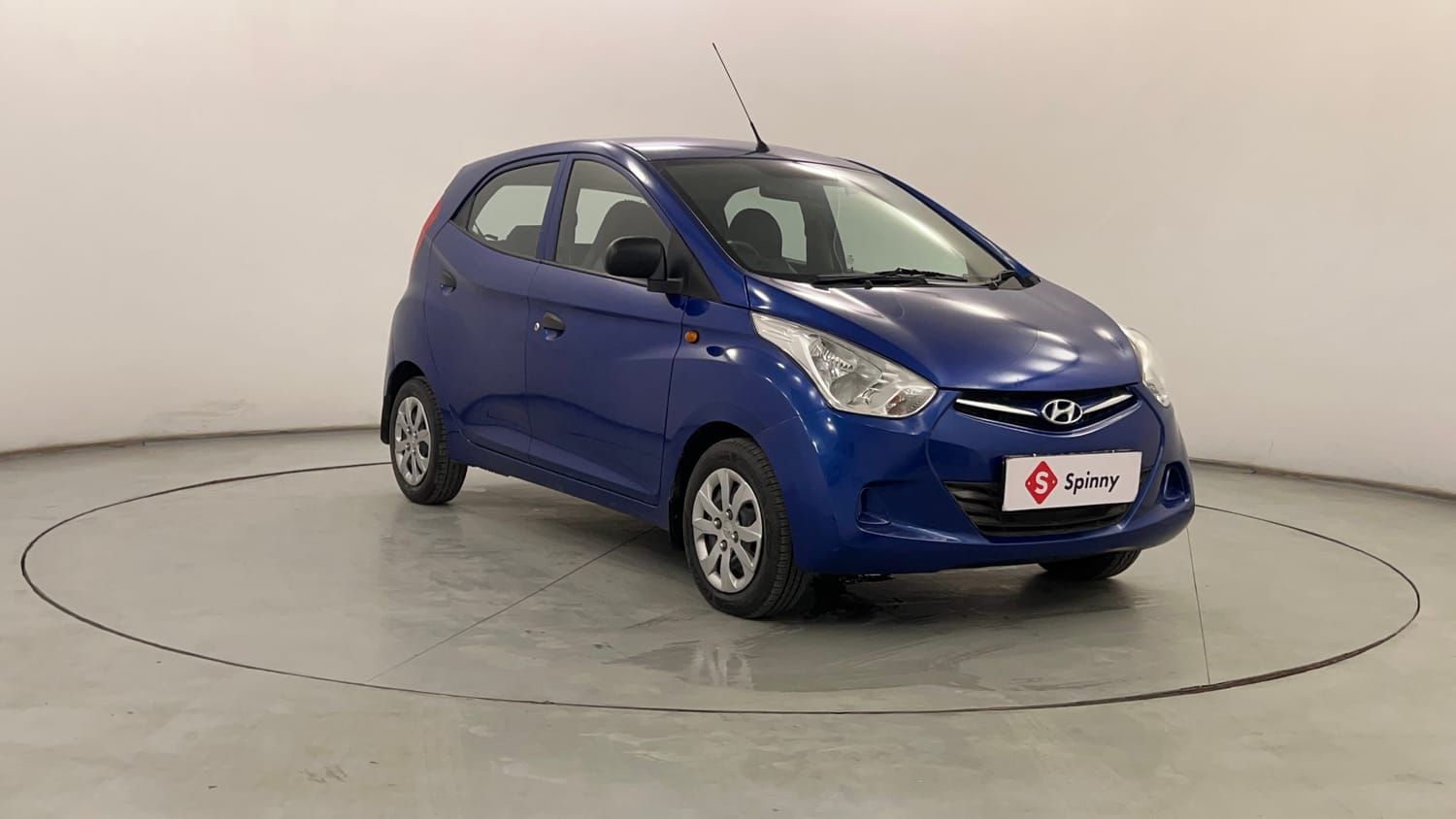 Used 2016 Hyundai Eon Magna Petrol Manual exterior RIGHT FRONT CORNER VIEW