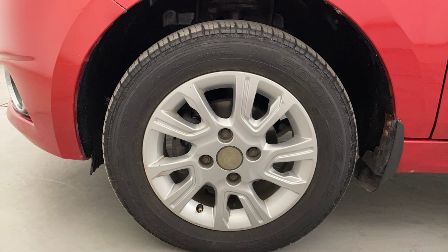 Used 2017 Tata Tiago Revotron XZ Petrol Manual tyres LEFT FRONT TYRE RIM VIEW