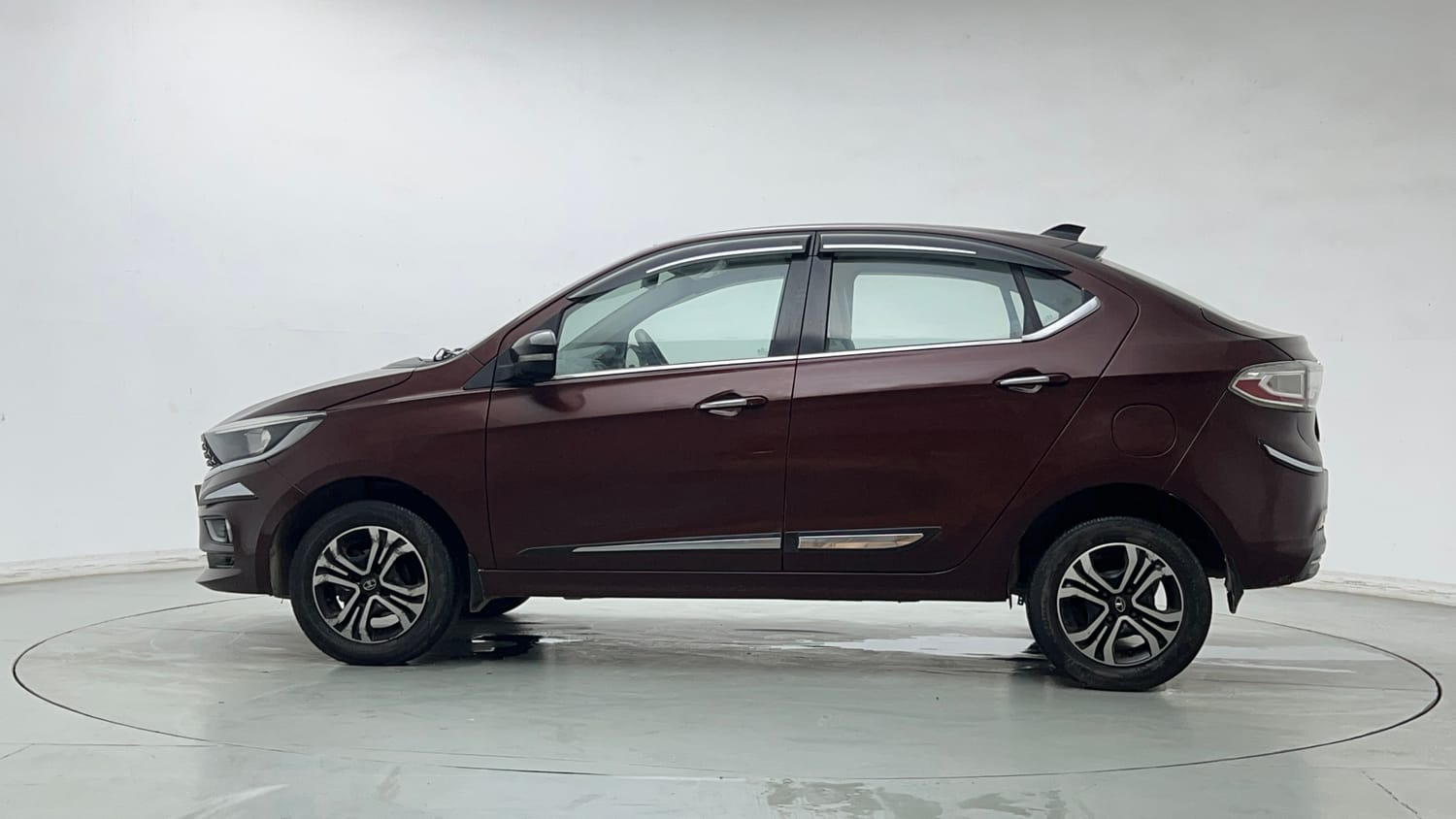 Used 2023 Tata Tigor XZ Plus CNG Leatherette Pack Cng Manual exterior LEFT SIDE VIEW