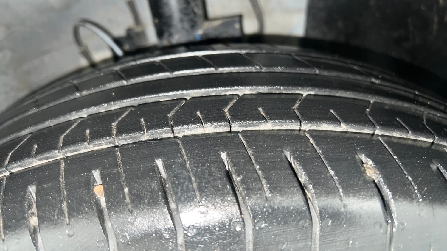 Used 2025 Hyundai Venue E 1.2 Petrol Petrol Manual tyres RIGHT FRONT TYRE TREAD VIEW